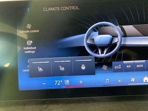 New 2026 BMW X7 xDrive40i w/ Executive Package image 16