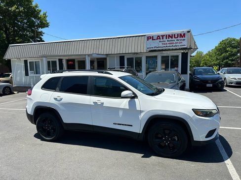 Used 2020 Jeep Cherokee Latitude Plus FWD image 5