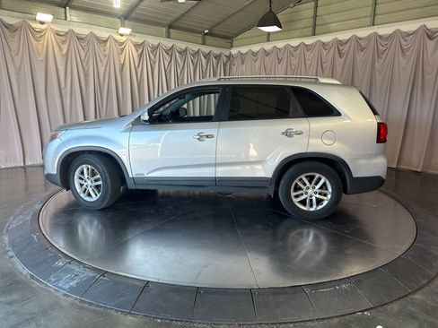 Used 2015 Kia Sorento LX AWD/4WD image 8