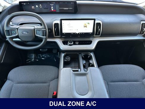 Used 2025 Ford Expedition Max Active AWD/4WD image 16