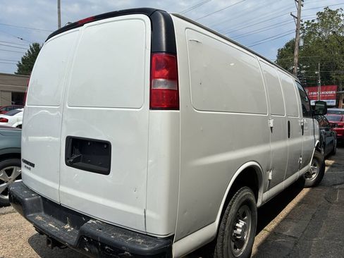 Used 2020 Chevrolet Express 2500 w/ Enhanced Convenience Package RWD image 4
