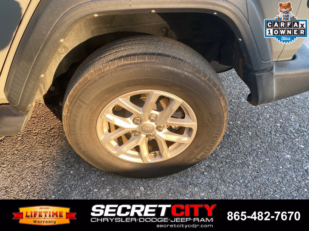Used 2023 Jeep Wrangler Unlimited Sport AWD/4WD image 9