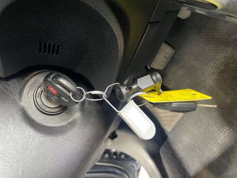 Used 2017 Toyota Corolla LE image 30