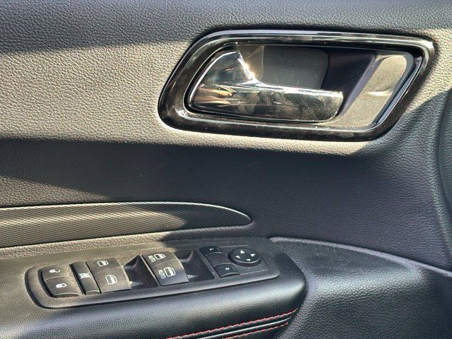 Used 2025 Dodge Durango GT w/ Blacktop Package AWD/4WD image 32