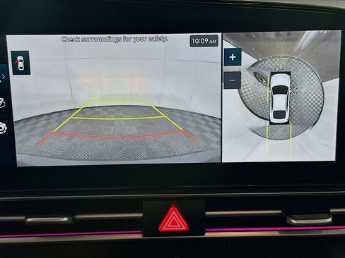 Used 2024 Hyundai Elantra Limited image 23