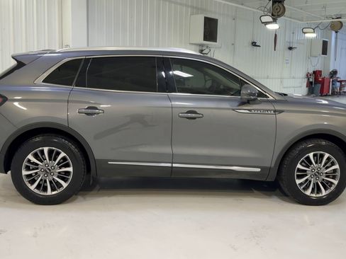 Used 2023 Lincoln Nautilus FWD image 2