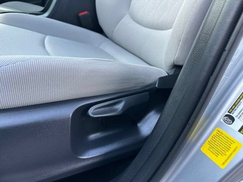 Used 2025 Toyota Corolla Cross L FWD image 20
