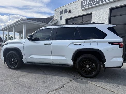 Used 2025 Toyota Sequoia Limited w/ Tow Technology Package AWD/4WD image 8