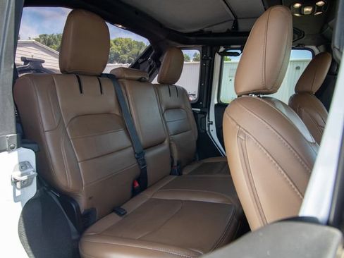 Used 2021 Jeep Wrangler Unlimited Sahara w/ Cold Weather Group AWD/4WD image 19