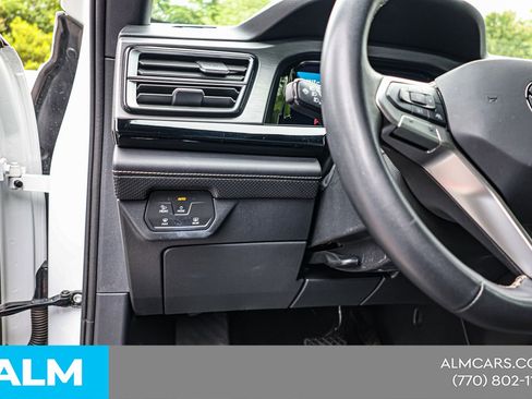 Used 2024 Volkswagen Atlas Cross Sport SE FWD image 21