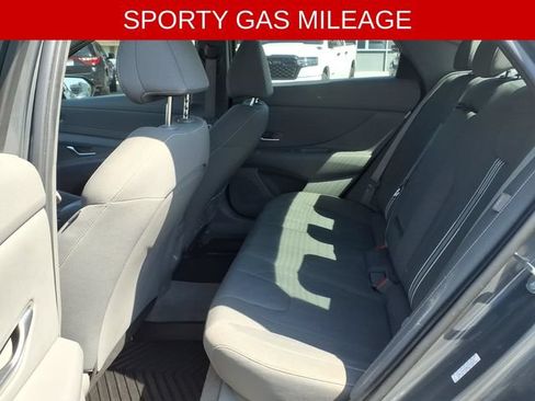 Used 2024 Hyundai Elantra SEL w/ Convenience Package FWD image 15