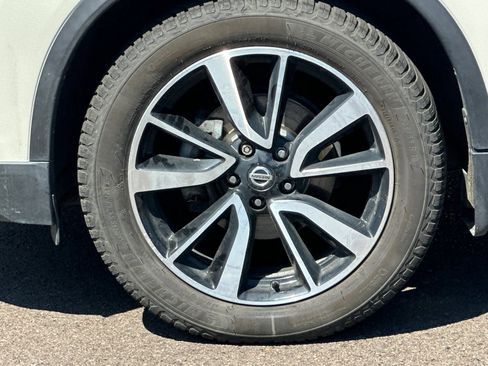 Used 2018 Nissan Rogue SL AWD/4WD image 25