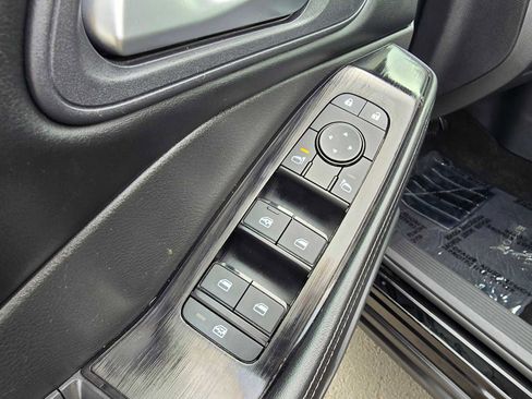 Used 2024 Nissan Rogue SV image 24