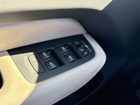 New 2026 Volvo XC60 B5 Core image 17