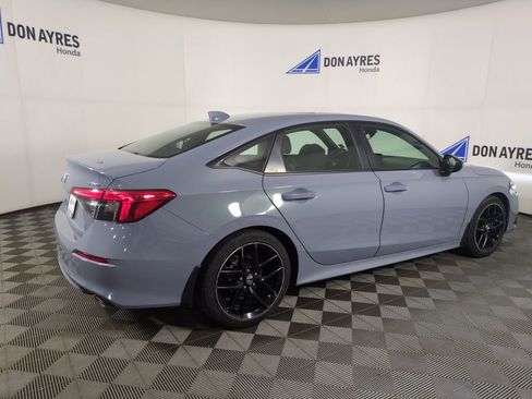 Used 2023 Honda Civic Sport image 5