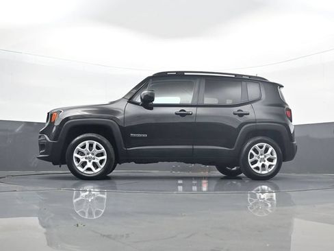 Used 2018 Jeep Renegade Latitude w/ Cold Weather Group AWD/4WD image 28