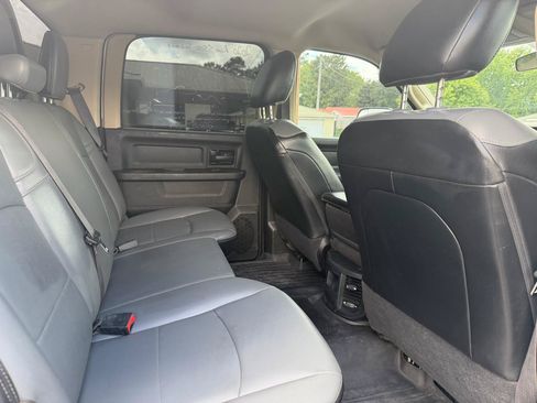 Used 2020 RAM 5500 Tradesman w/ Chrome Appearance Group AWD/4WD image 12