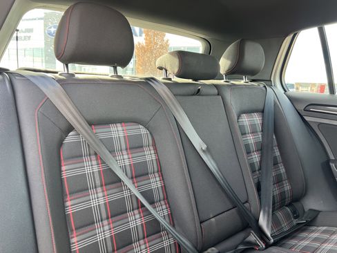 Used 2017 Volkswagen GTI Autobahn image 18