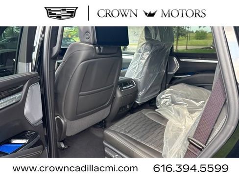 New 2026 Cadillac Escalade V w/ LPO, ONYX Package AWD/4WD image 13