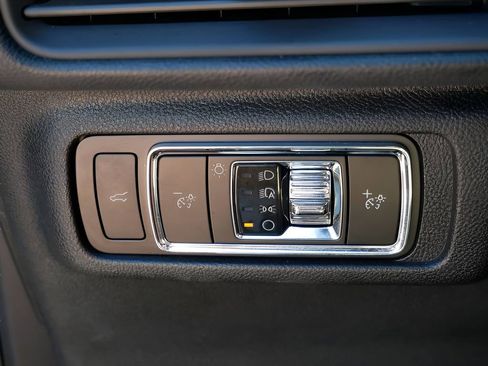 Used 2023 Lincoln Corsair Reserve w/ Equipment Group 201A AWD/4WD image 43