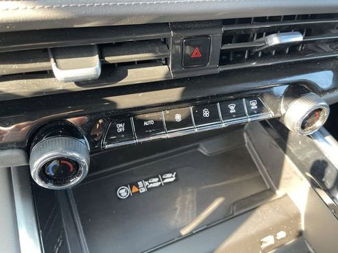 Used 2025 Chevrolet Tahoe LT AWD/4WD image 19