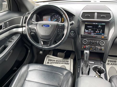 Used 2016 Ford Explorer XLT w/ Equipment Group 202A image 23