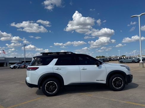Used 2025 Nissan Pathfinder Rock Creek AWD/4WD image 27