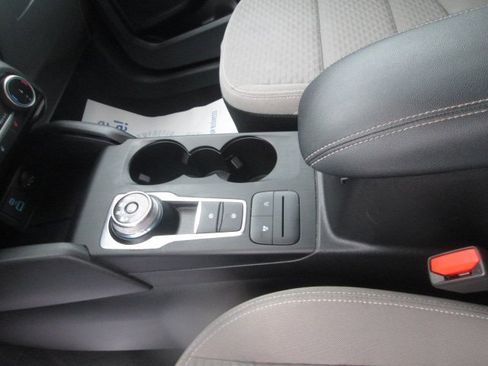 Used 2022 Ford Escape SE w/ Cold Weather Package image 13