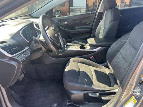 Used 2017 Chevrolet Volt LT w/ Comfort Package image 9