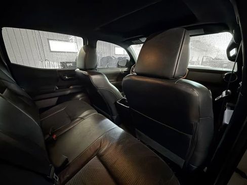 Used 2019 Toyota Tacoma image 11