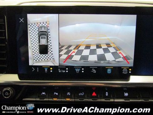 Used 2023 Chevrolet Silverado 1500 High Country image 8