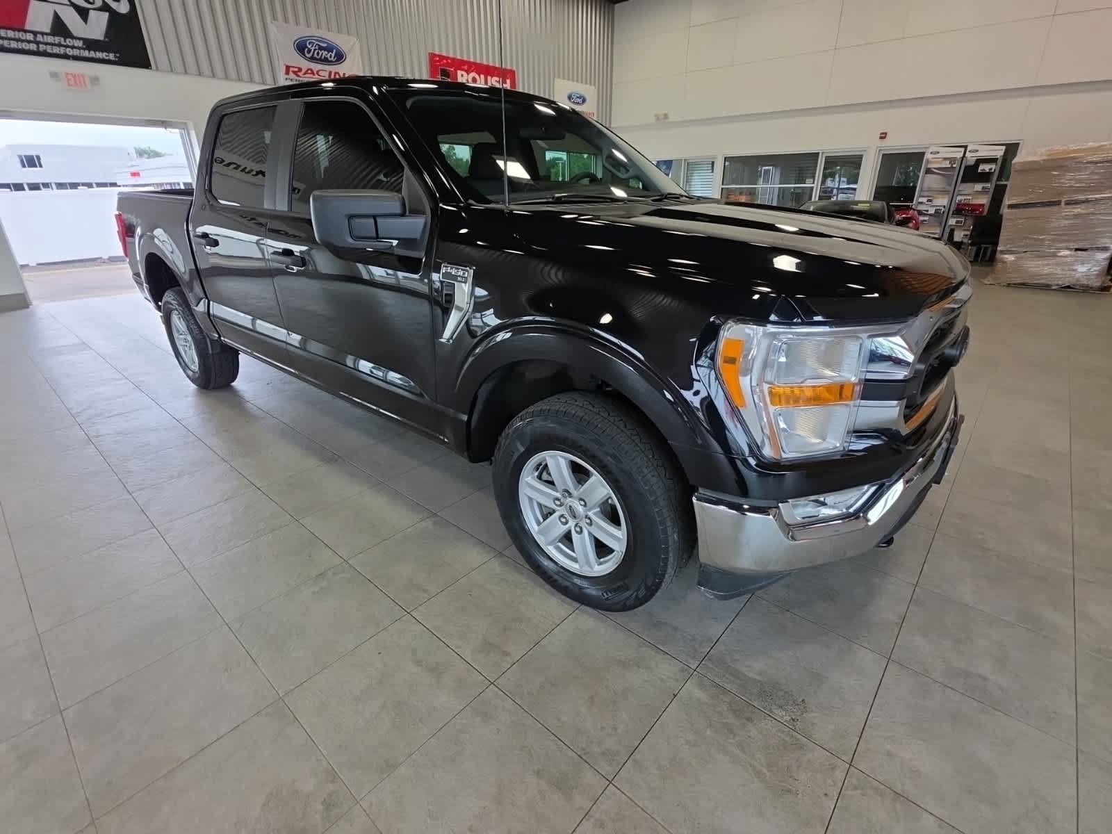 Used 2022 Ford F150 XLT w/ Trailer Tow Package AWD/4WD image 6