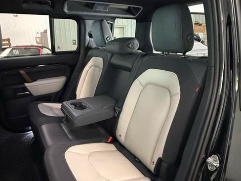 Used 2023 Land Rover Defender 110 X-Dynamic SE AWD/4WD image 11