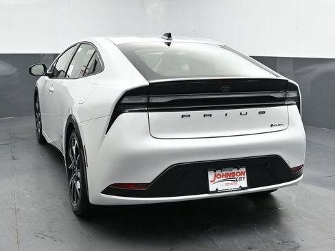 New 2026 Toyota Prius Plug-In Hybrid FWD image 6