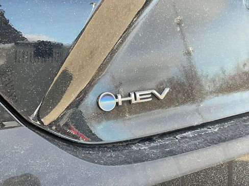 Used 2025 Toyota Camry image 12