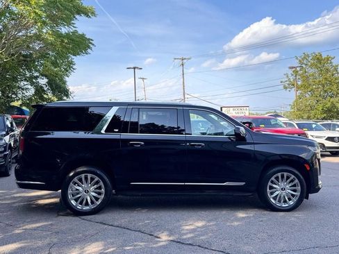 Used 2024 Cadillac Escalade ESV Premium Luxury AWD/4WD image 7
