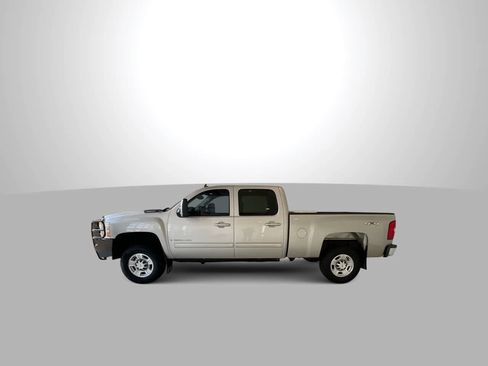 Used 2009 Chevrolet Silverado 2500 LTZ w/ Safety Package AWD/4WD image 5