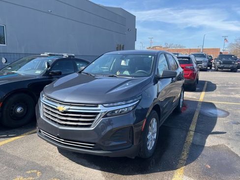 Used 2022 Chevrolet Equinox LS w/ LS Convenience Package image 19