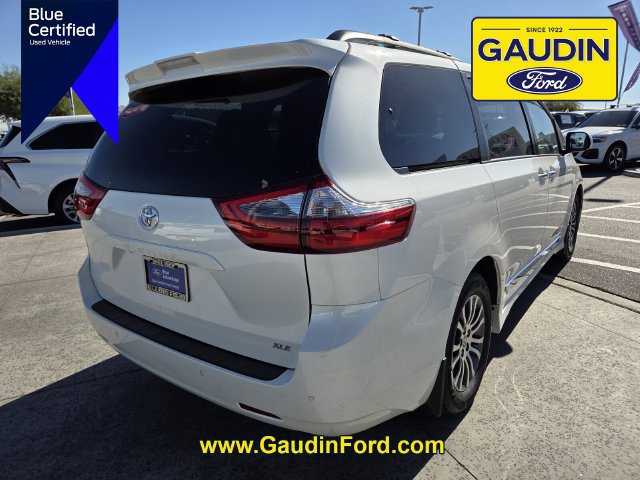 Used 2020 Toyota Sienna XLE w/ XLE Navigation Package FWD image 7