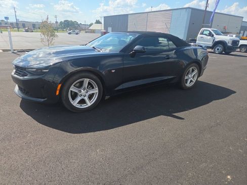 Used 2019 Chevrolet Camaro LT RWD image 4