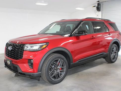 New 2026 Ford Explorer ST-Line w/ ST-Line Street Pack AWD/4WD image 3