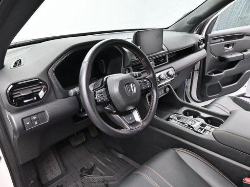 Used 2024 Honda Pilot TrailSport image 18