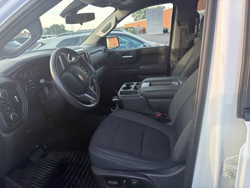 Used 2022 Chevrolet Silverado 1500 Custom w/ Safety Confidence Package AWD/4WD image 9