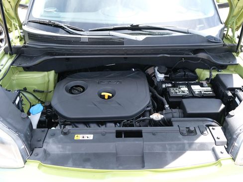 Used 2016 Kia Soul + FWD image 28