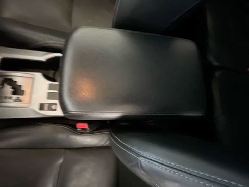Used 2017 Toyota 4Runner Limited AWD/4WD image 21