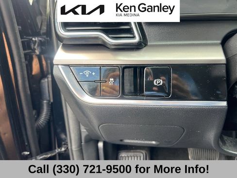 Certified 2024 Kia Sportage EX AWD/4WD image 30