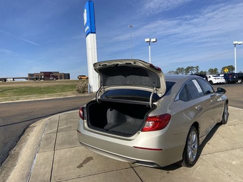 Used 2019 Honda Accord LX image 25