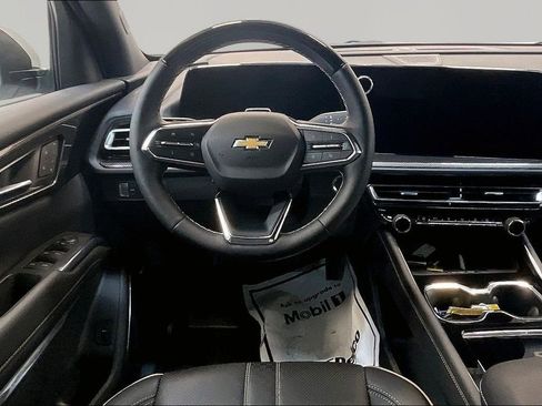 Used 2025 Chevrolet Traverse High Country w/ LPO, Floor Liner Package AWD/4WD image 10