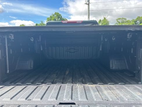 Used 2025 Chevrolet Silverado 1500 LTZ AWD/4WD image 19