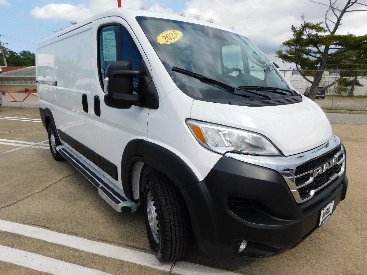 Used 2025 RAM ProMaster 2500 w/ U-Haul Equipment Group FWD image 1